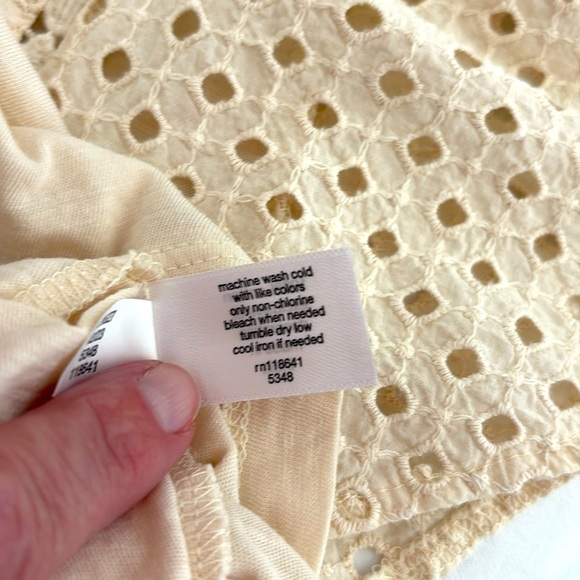 Lane Bryant Cream Short Sleeve Smocked Blouse w/Eyelet Design. Size 18/20 - Picture 6 of 8